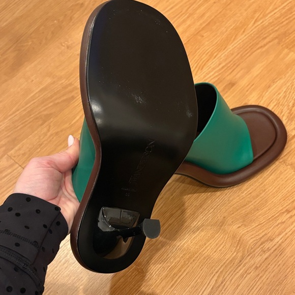JW Anderson Emerald Green Leather Mules - Picture 3 of 8